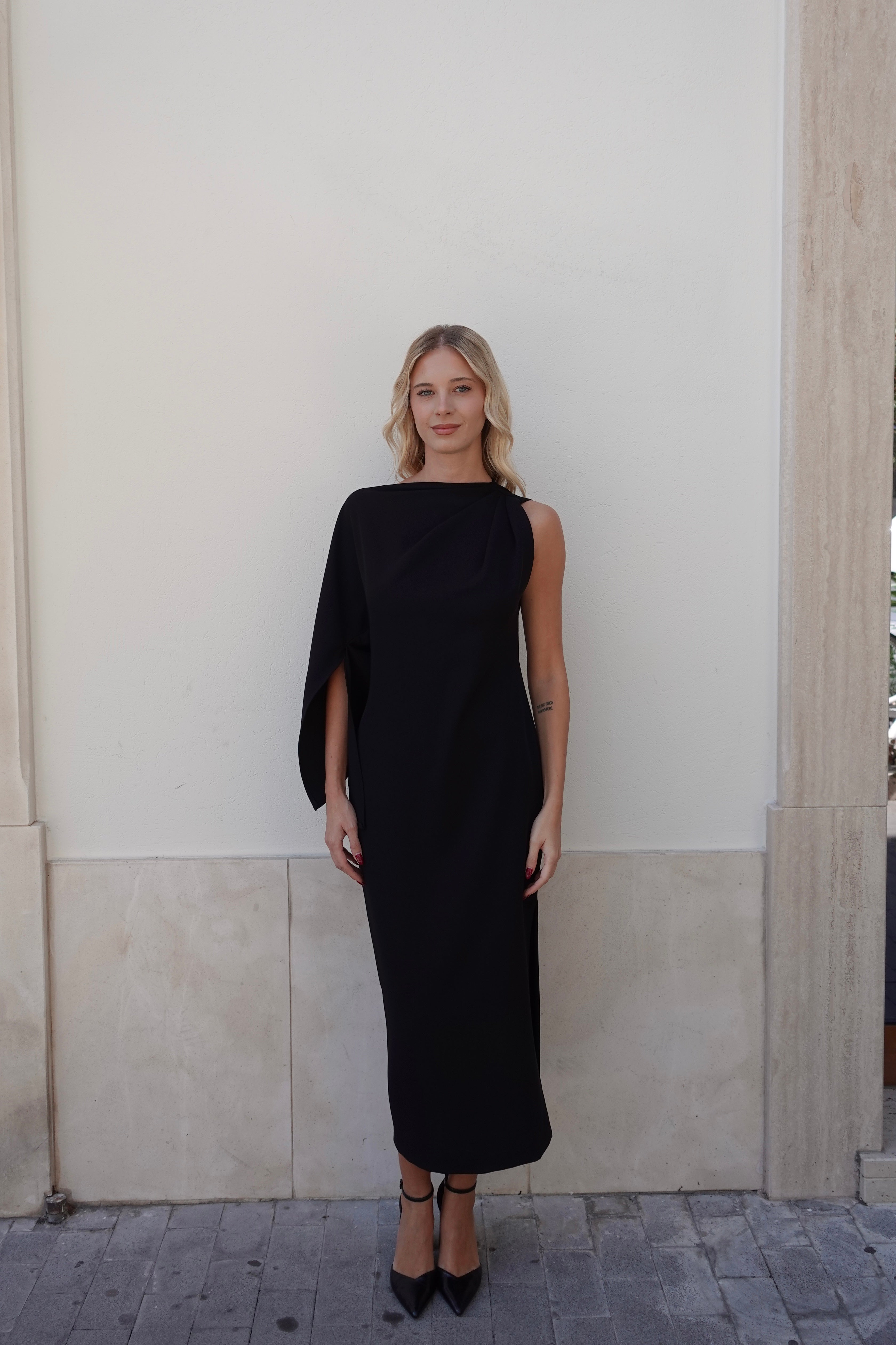 Abito Noir Elegance