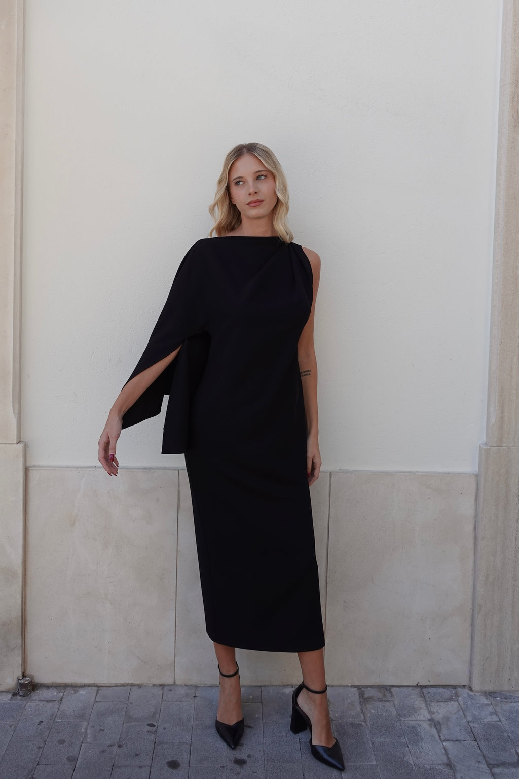 Abito Noir Elegance