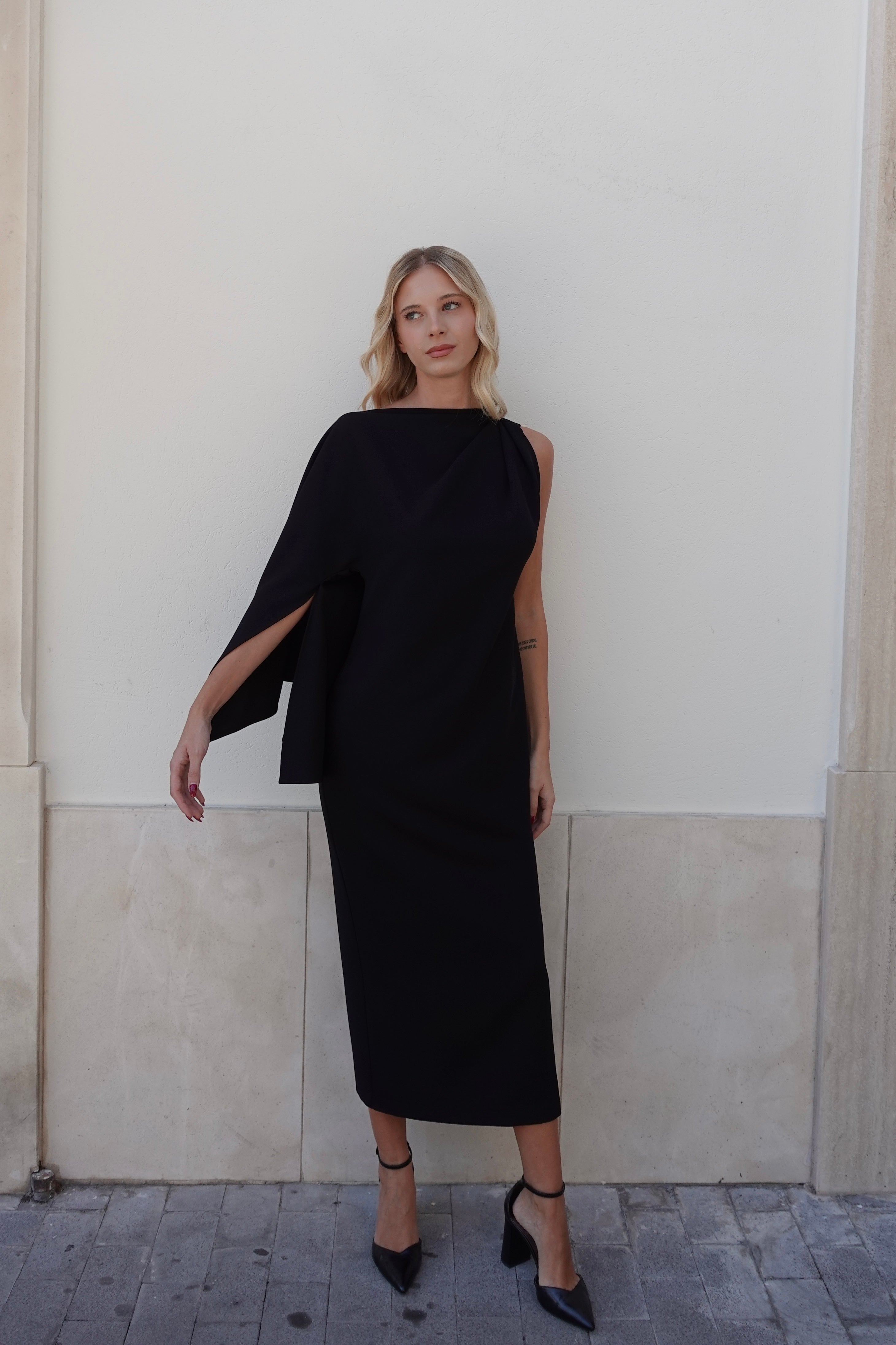 Abito Noir Elegance