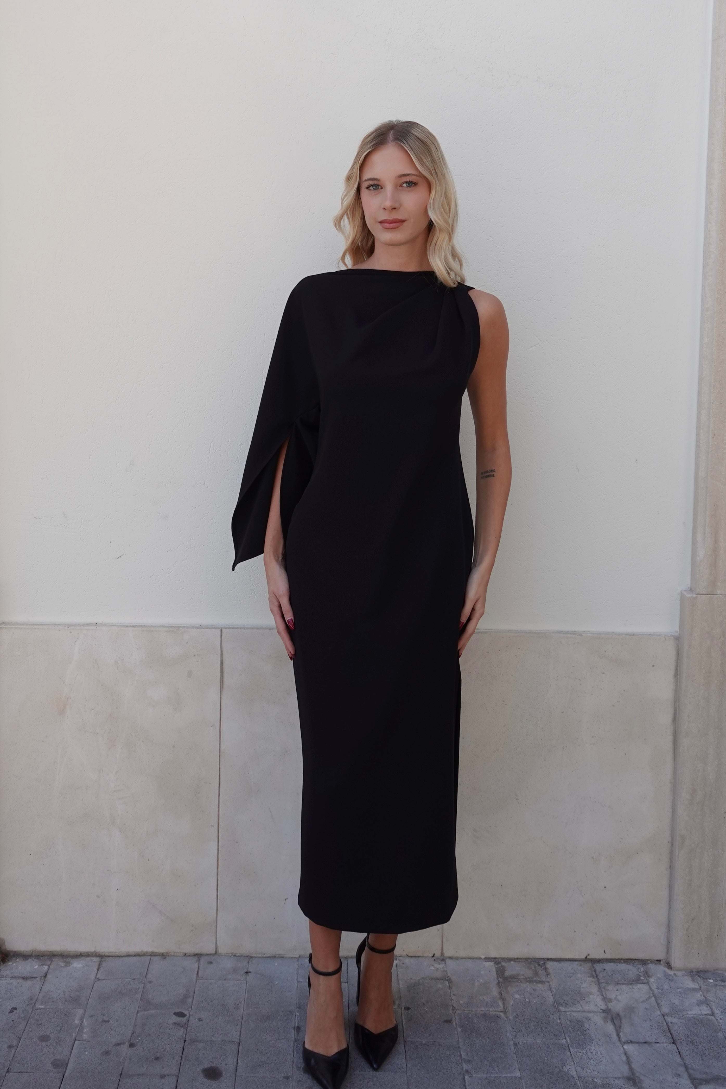 Abito Noir Elegance