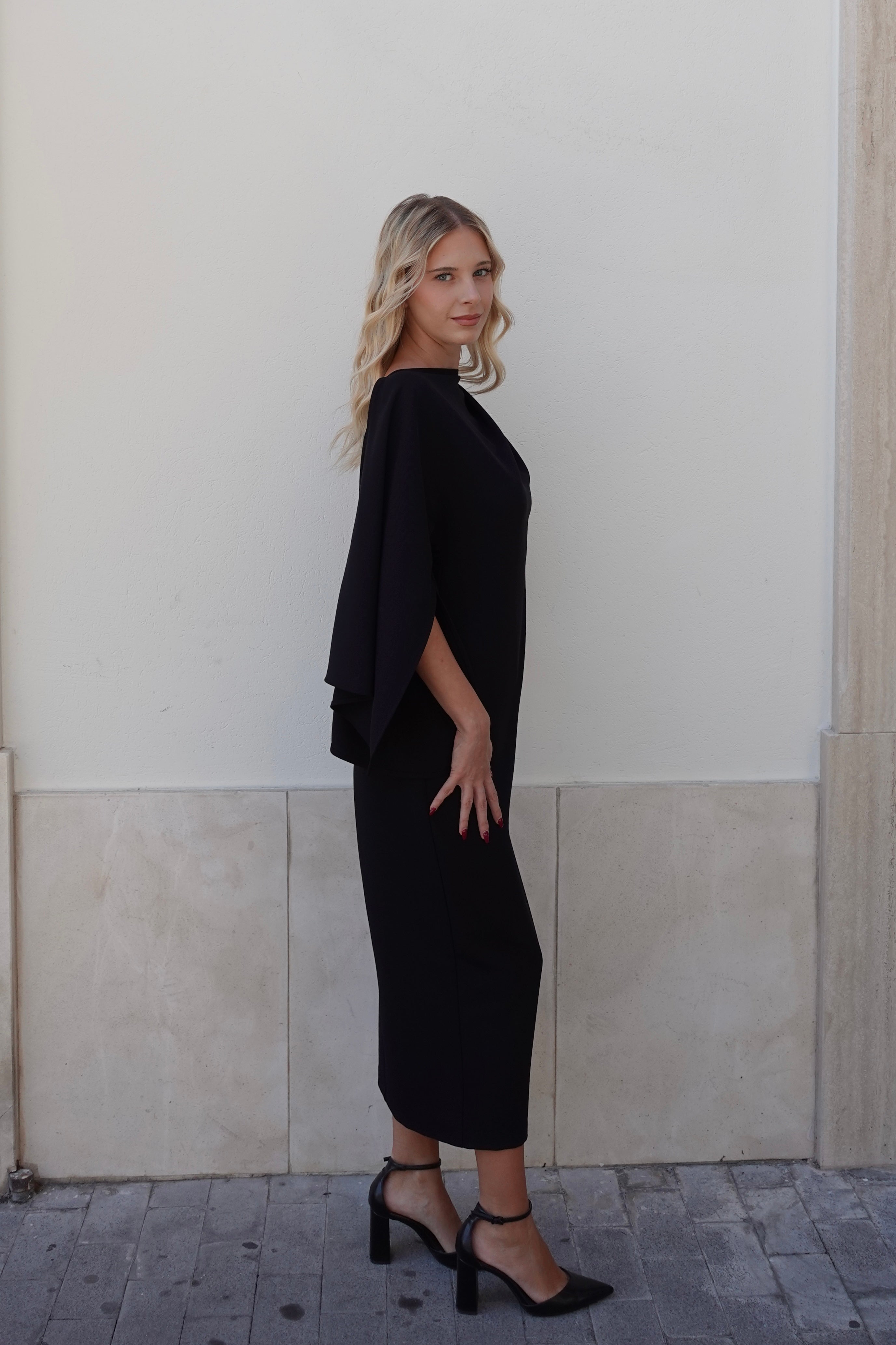 Abito Noir Elegance
